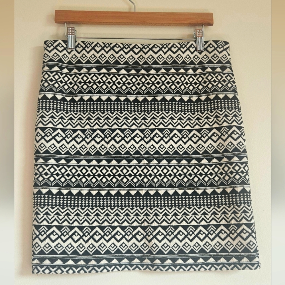 Joe B Black and White Skirt!